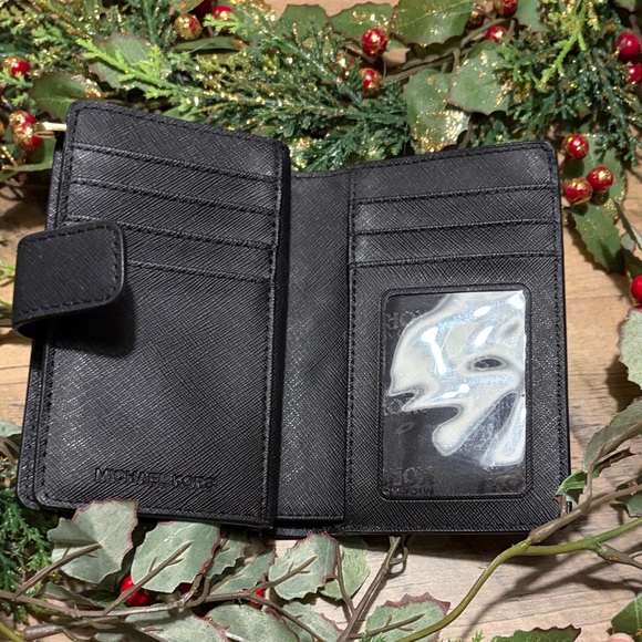 Michael Kors Elegant Black Crossbody Bag and Wallet - Picture 10 of 13